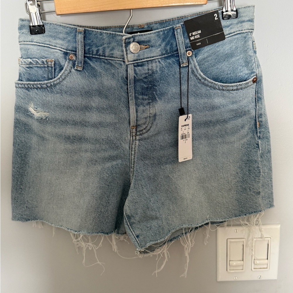 NWT Express Mid Rise Light Wash Raw Hem Midi Jean Shorts